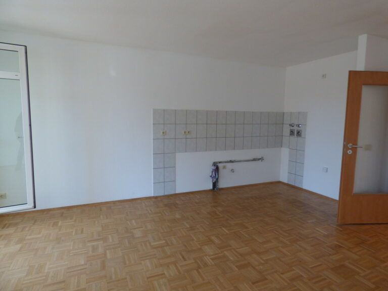 842503-768x576